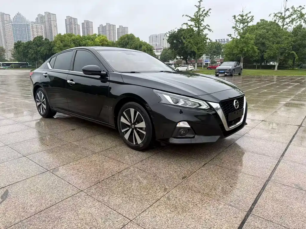 Купить Nissan Teana