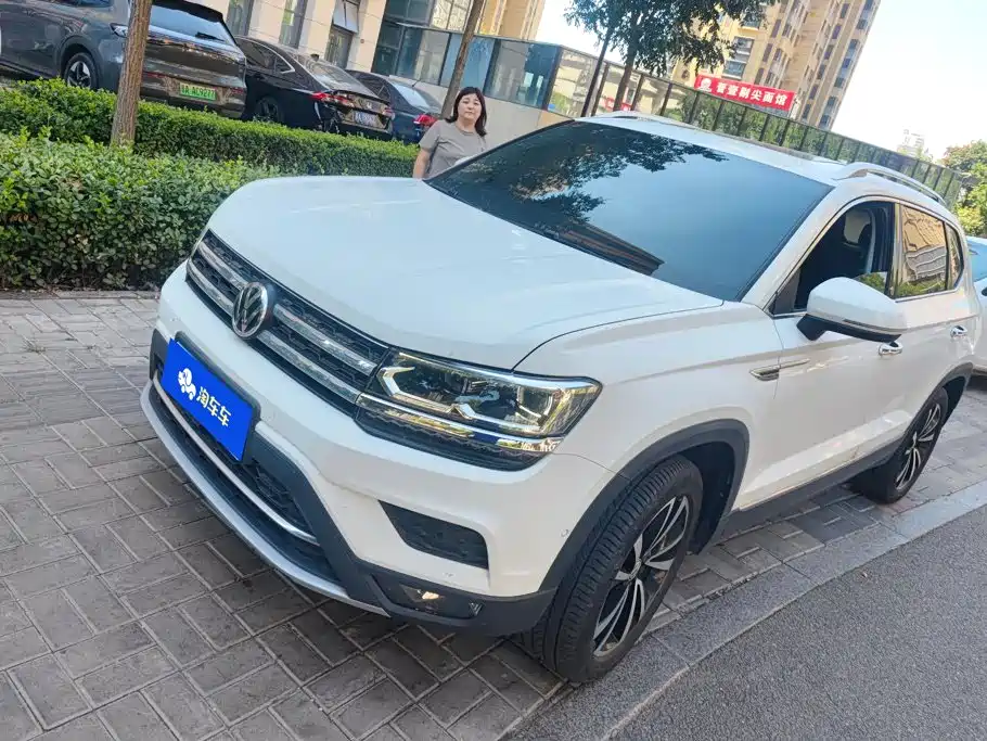 Volkswagen Tharu