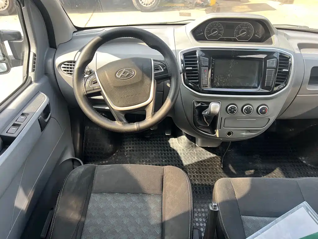 MAXUS V80 — миниатюра 10
