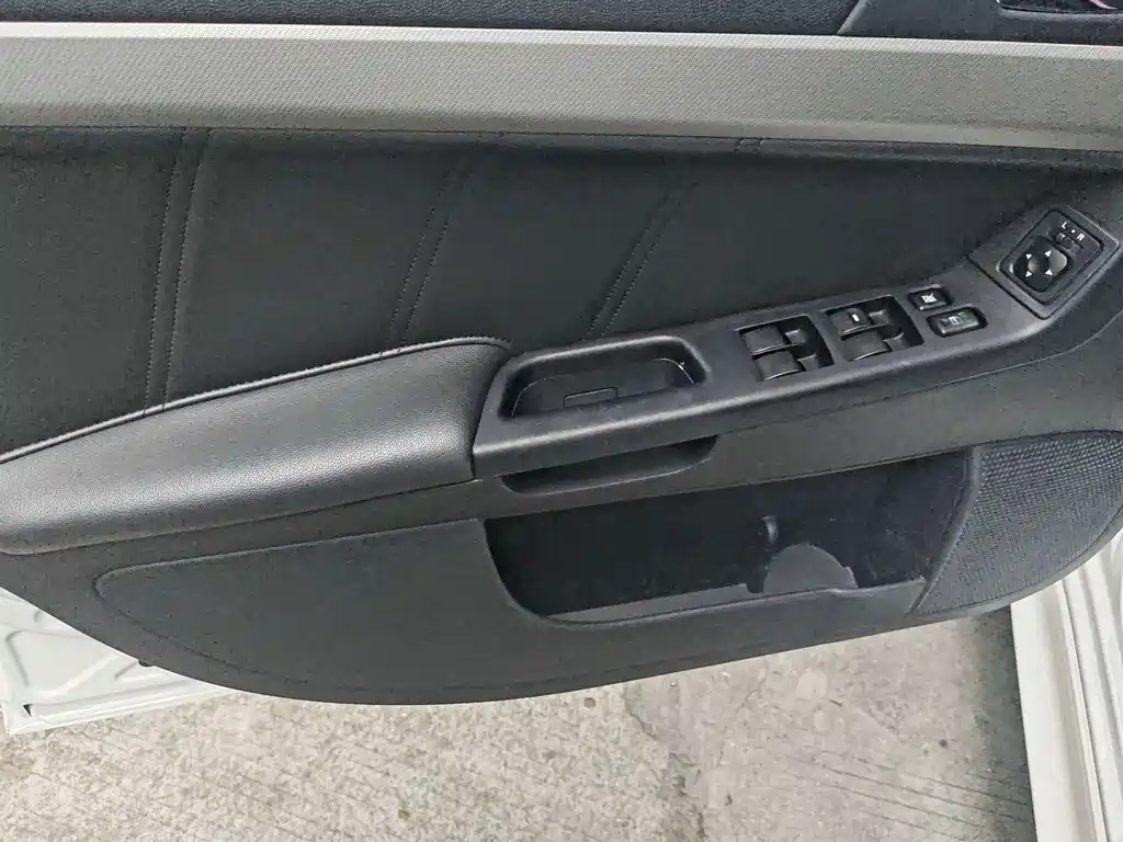 Mitsubishi Lancer EX — миниатюра 15