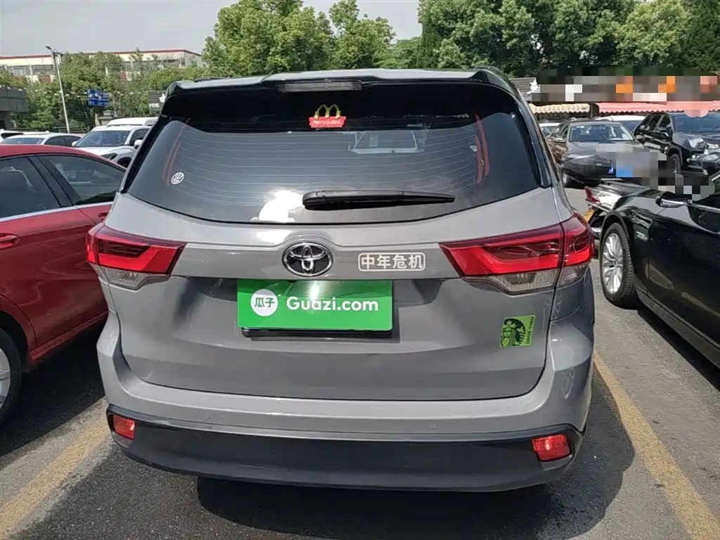 Toyota Highlander 2021 2.0T Luxury 7 мест
