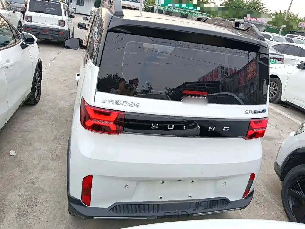 Wuling MINIEV — миниатюра 6