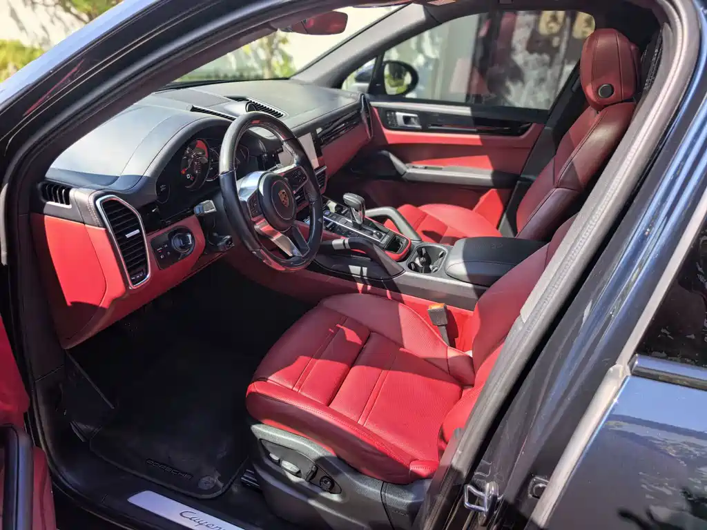 Porsche Cayenne — миниатюра 4