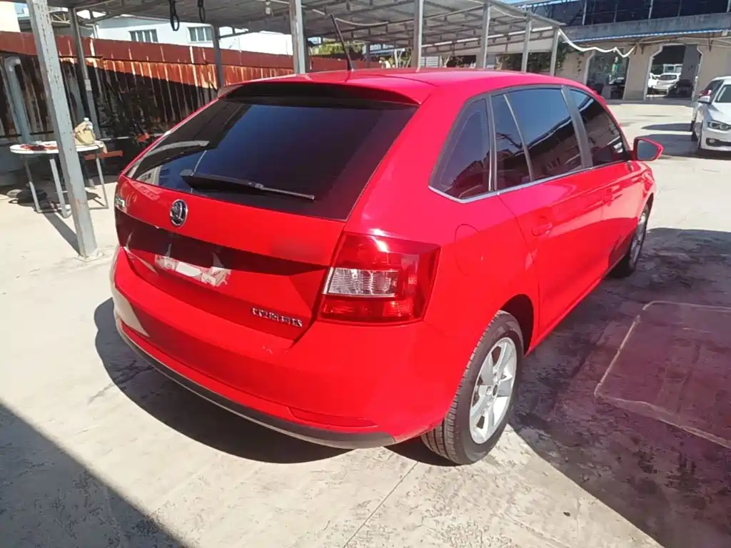 Skoda Rapid Spaceback — миниатюра 7