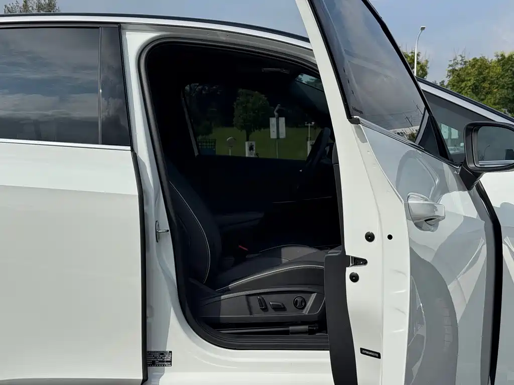 Volkswagen ID.3 — миниатюра 12