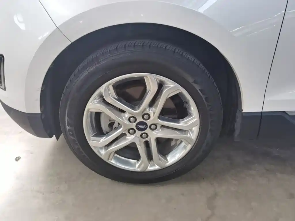 Ford Edge — миниатюра 23
