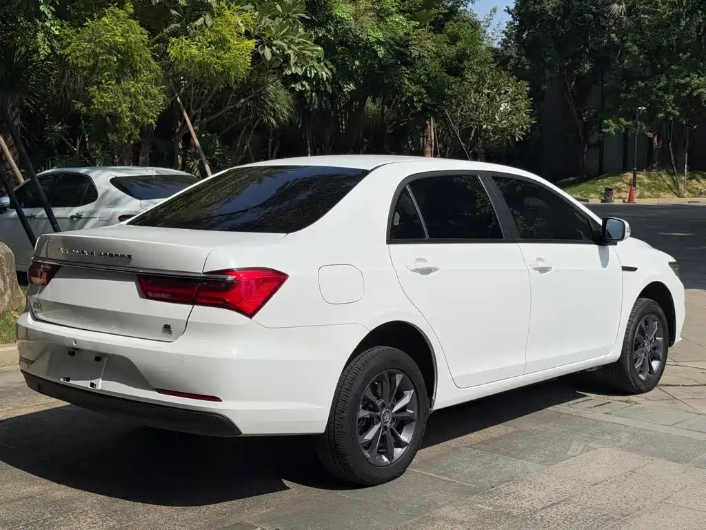 BYD Qin NEV — миниатюра 7
