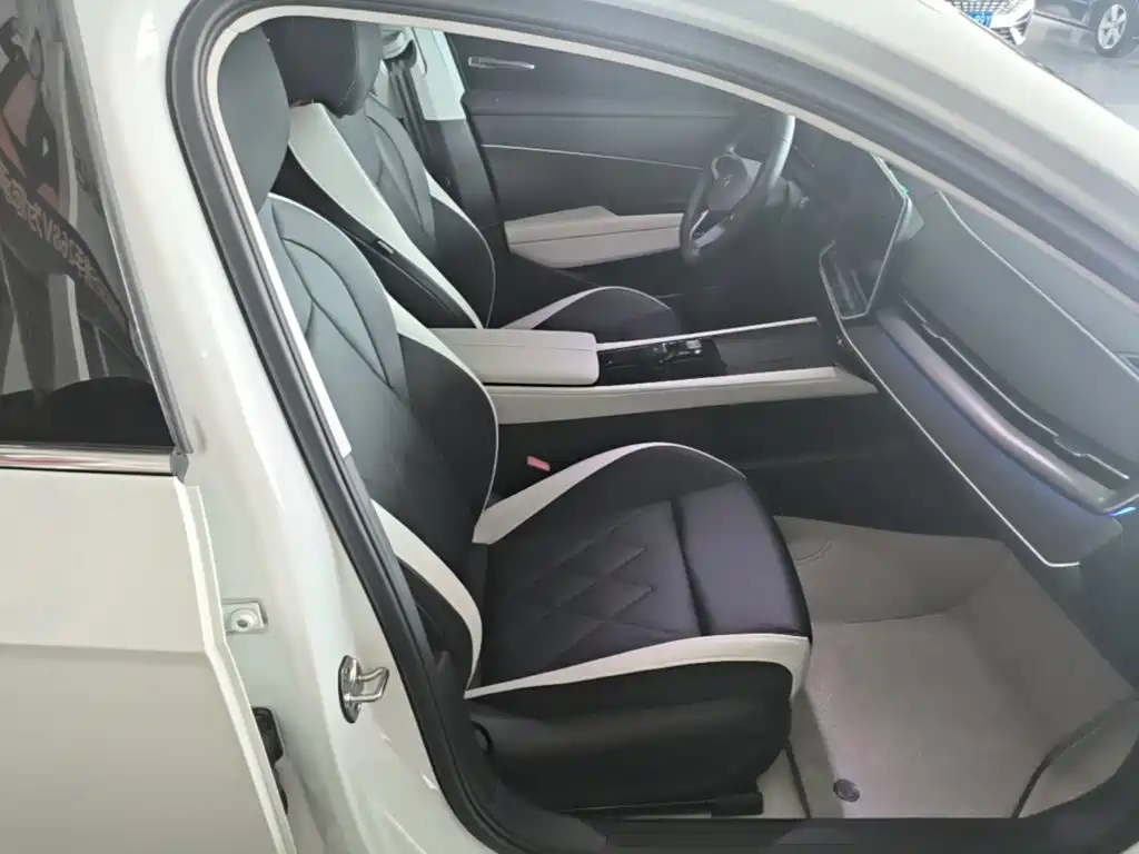 Volkswagen Sagitar — миниатюра 25
