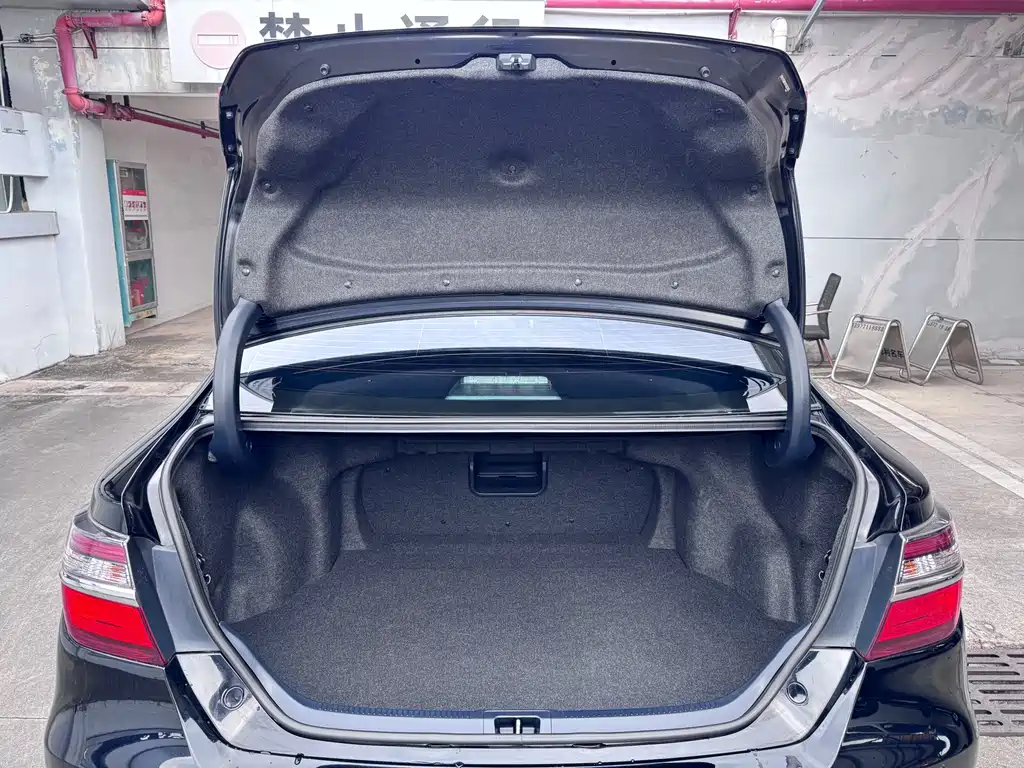 Toyota Camry — миниатюра 23