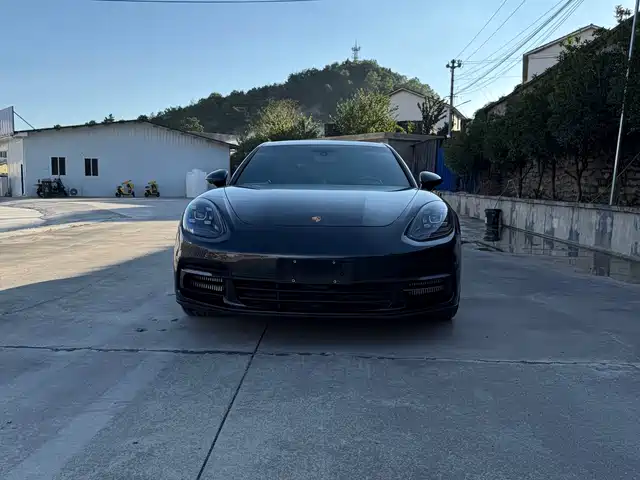 PORSCHE PANAMERA 2019