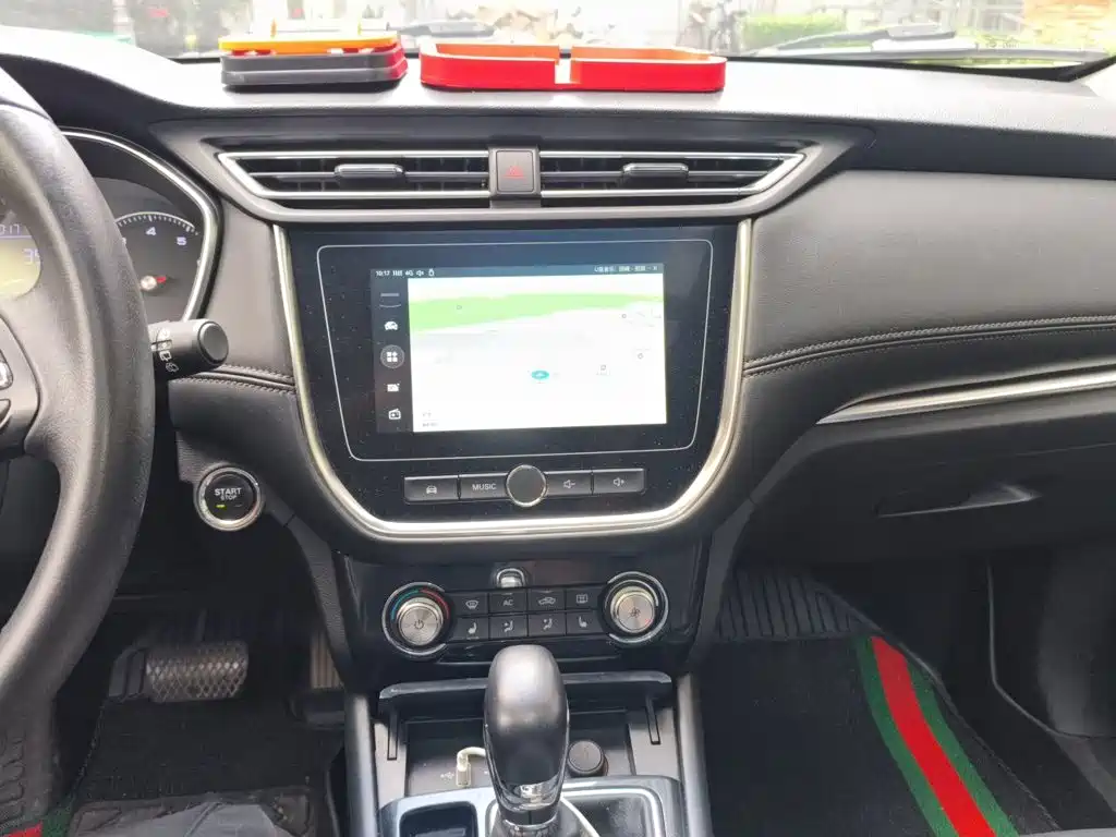 Roewe RX3 — миниатюра 6