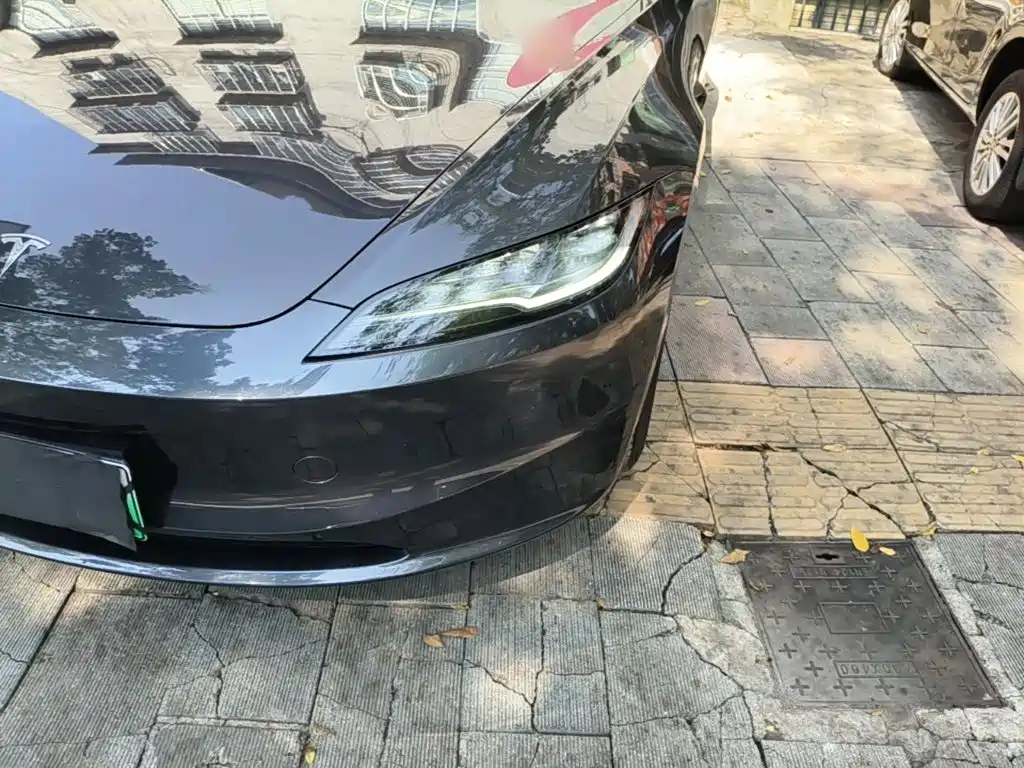 Tesla Model 3 — миниатюра 24