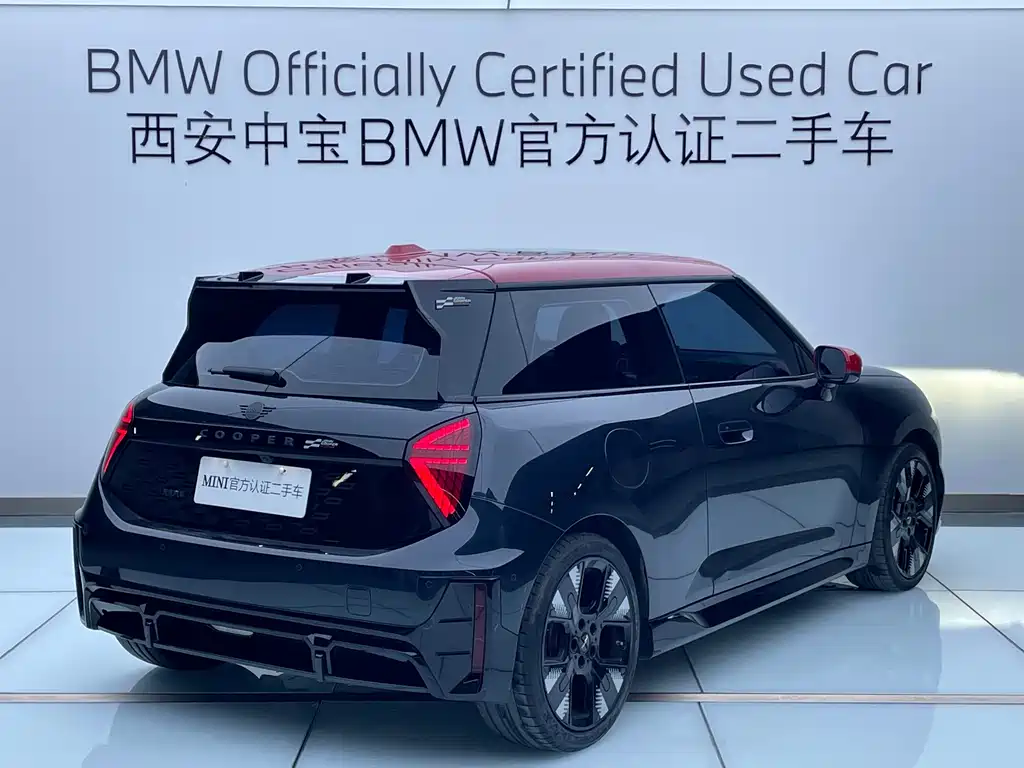 MINI MINI JCW EV — миниатюра 5