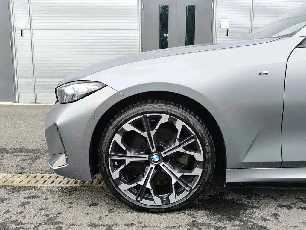 BMW 3 Series — миниатюра 11