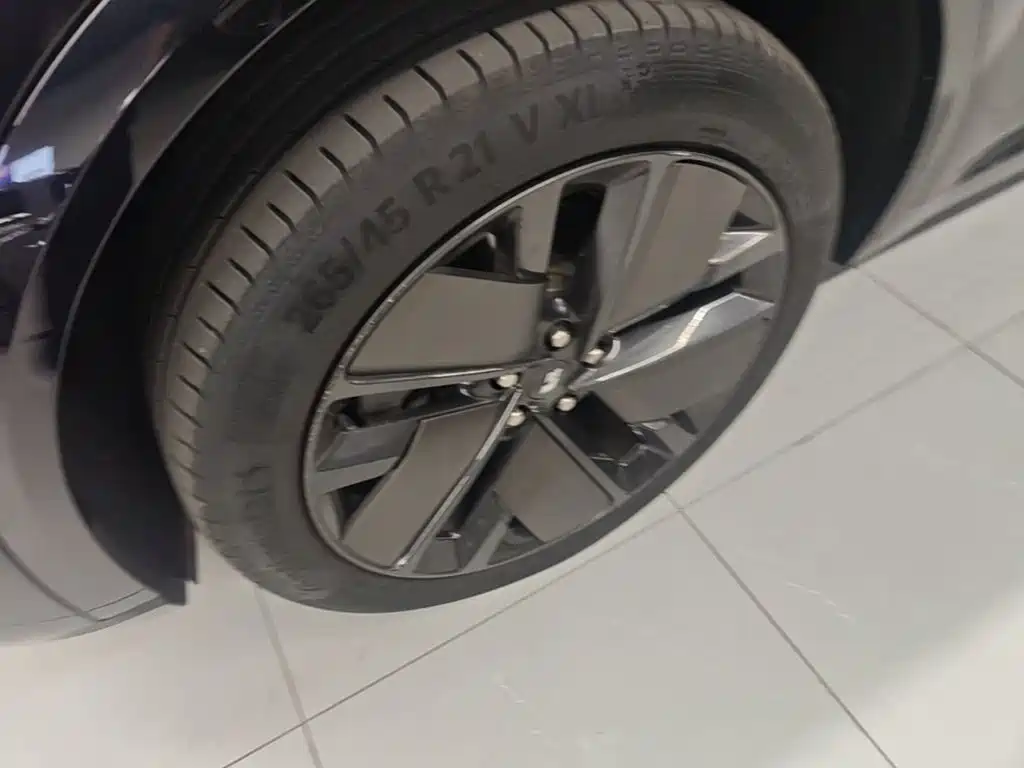 Li Auto Li L9 — миниатюра 23