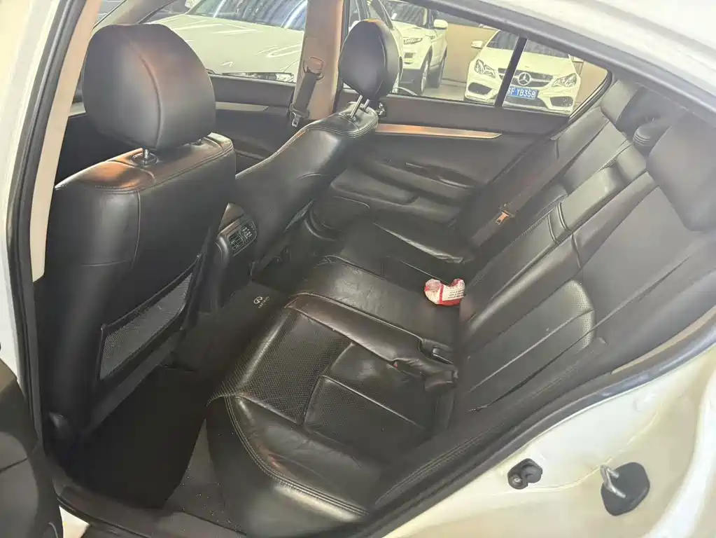 Infiniti G — миниатюра 5