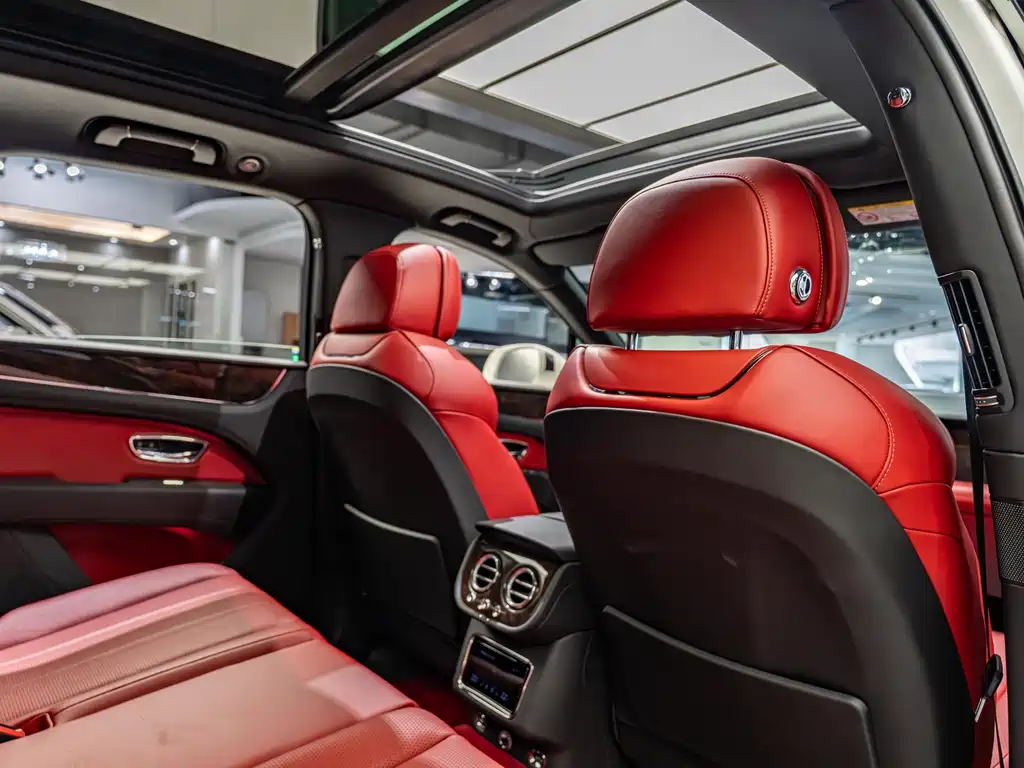 Bentley Bentayga — миниатюра 10