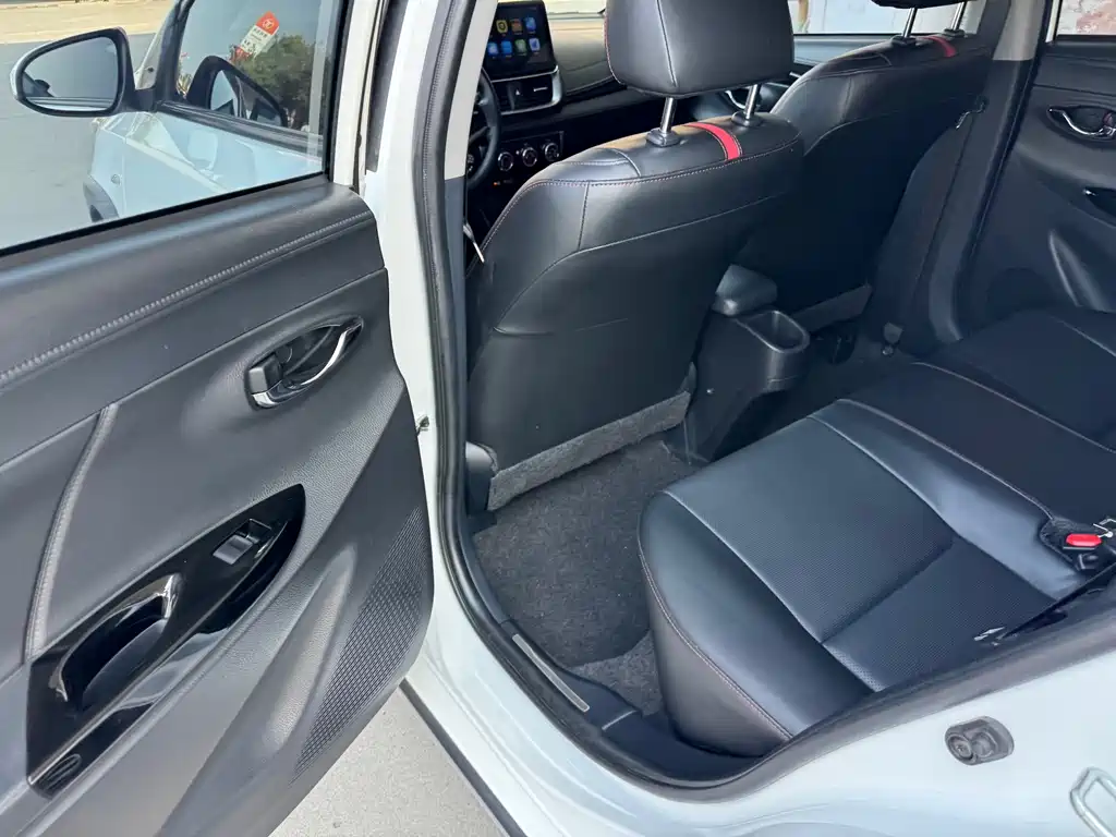 Toyota Yaris L — миниатюра 11