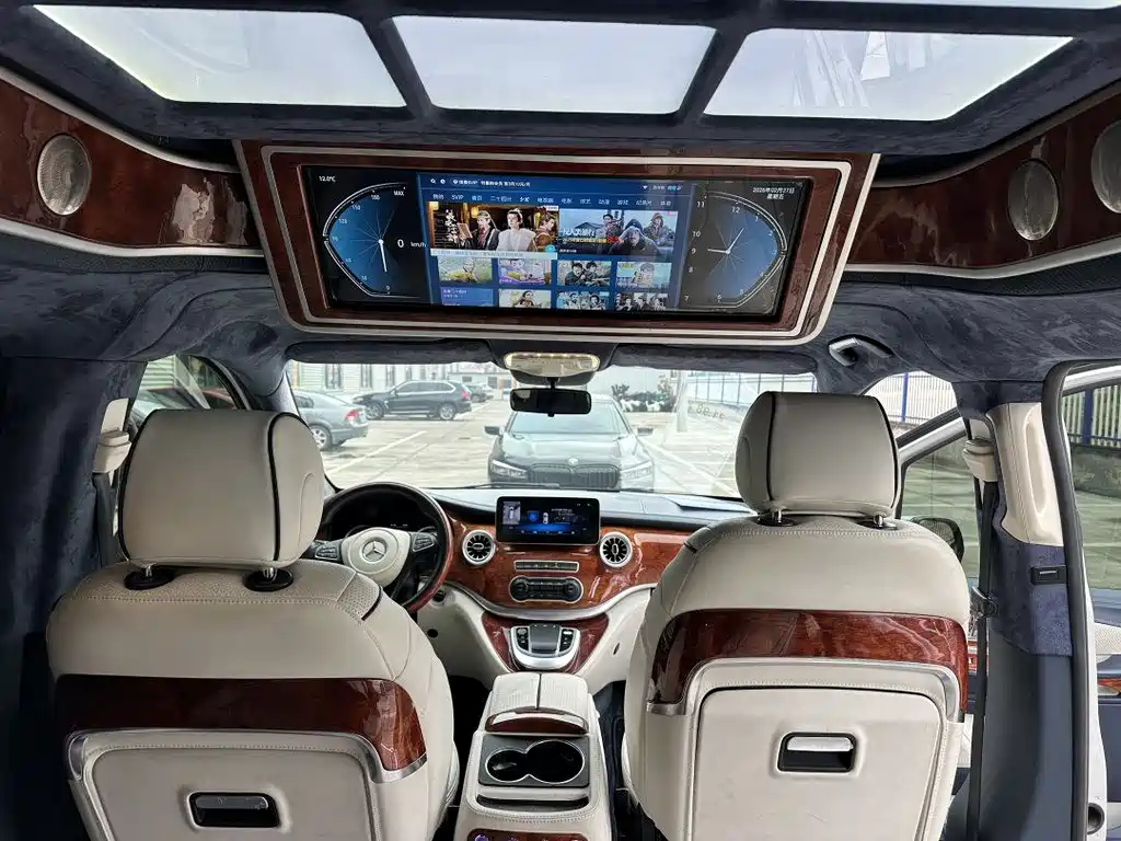Mercedes-Benz Vito 2021 2.0T Elite 7 мест