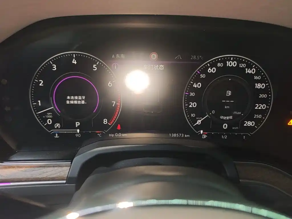 Volkswagen Touareg — миниатюра 12
