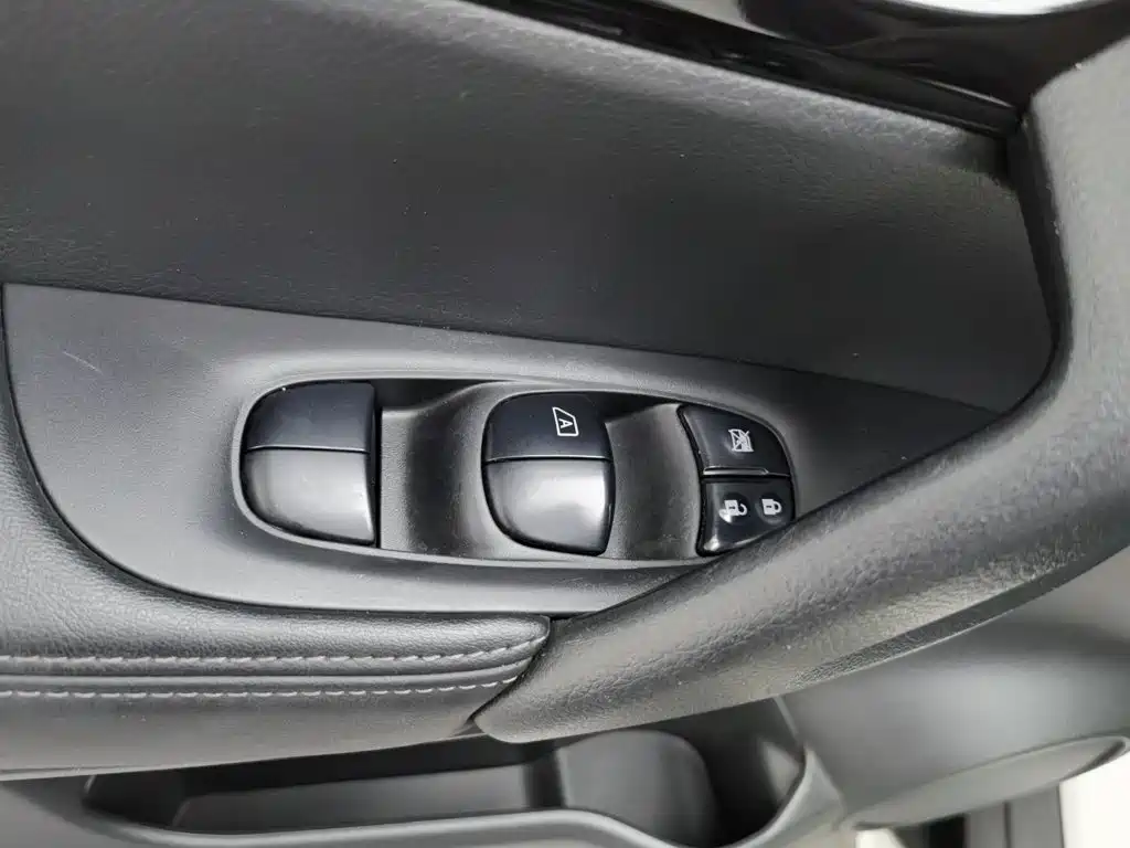 Nissan X-Trail — миниатюра 9