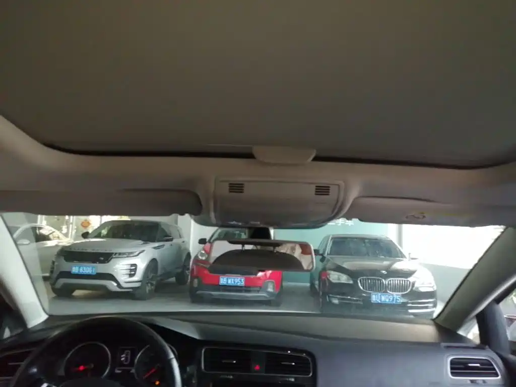 Volkswagen Golf — миниатюра 18