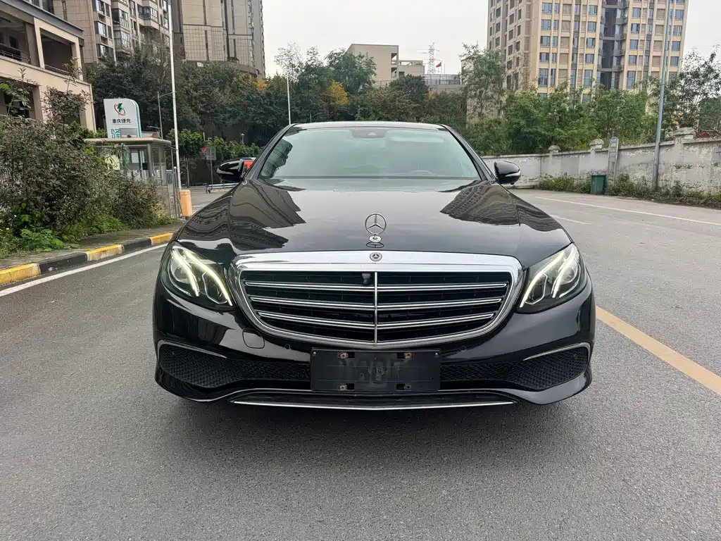 Mercedes-Benz E-Class — миниатюра 2