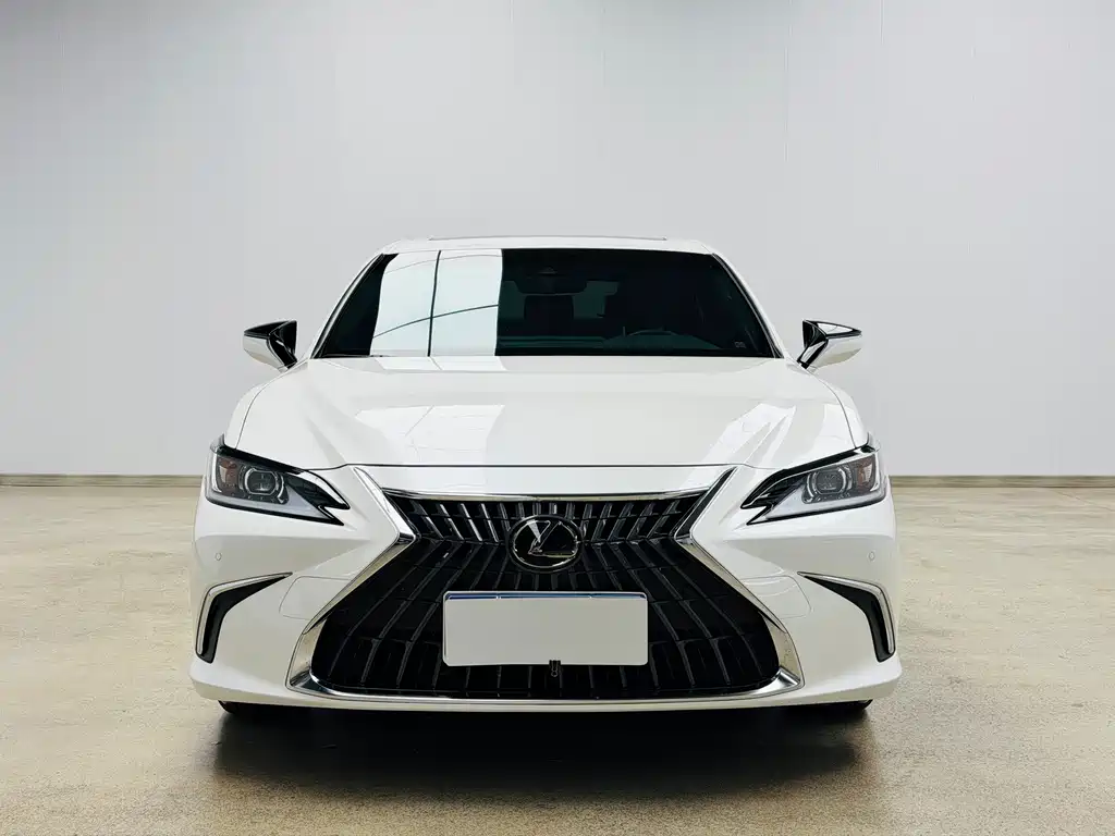 Lexus ES — миниатюра 2
