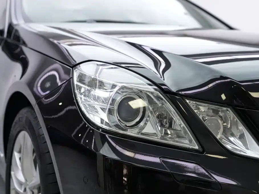 Mercedes-Benz E-Class — миниатюра 5