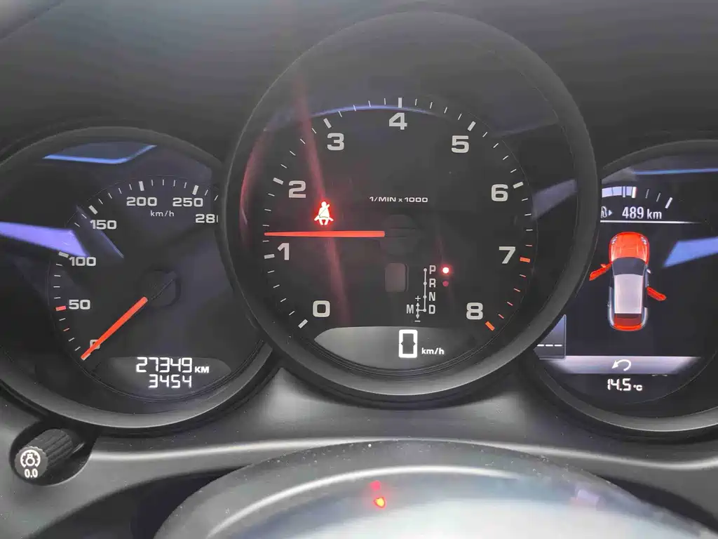 Porsche Macan — миниатюра 7