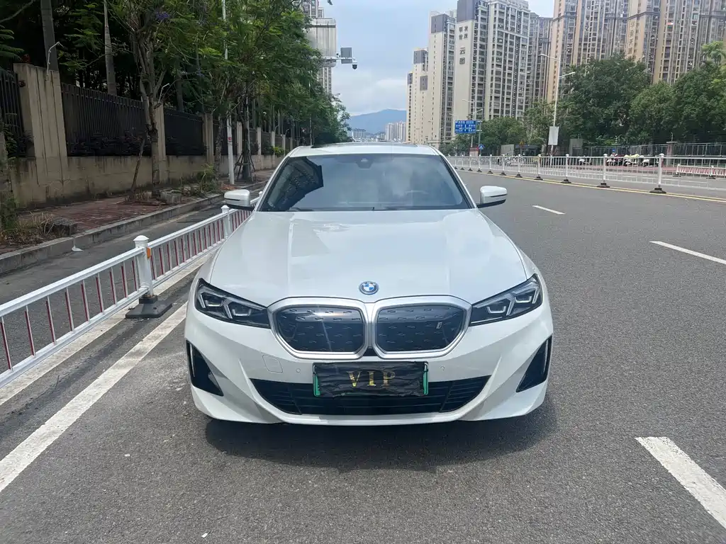 BMW i3 2023 eDrive 40 L Sport