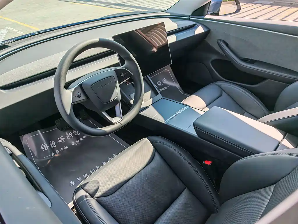 Tesla Model 3 — миниатюра 16