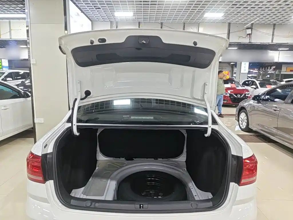 Volkswagen Lavida — миниатюра 19