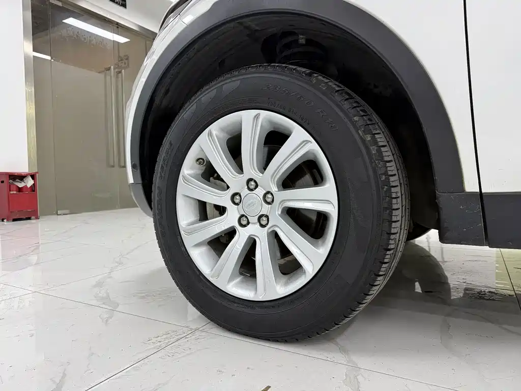 Land Rover Discovery Sport — миниатюра 7
