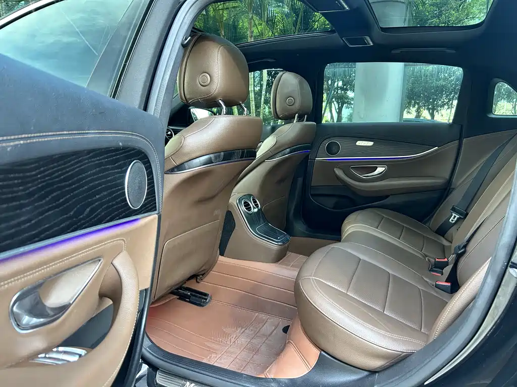 MERCEDES-BENZ E CLASS