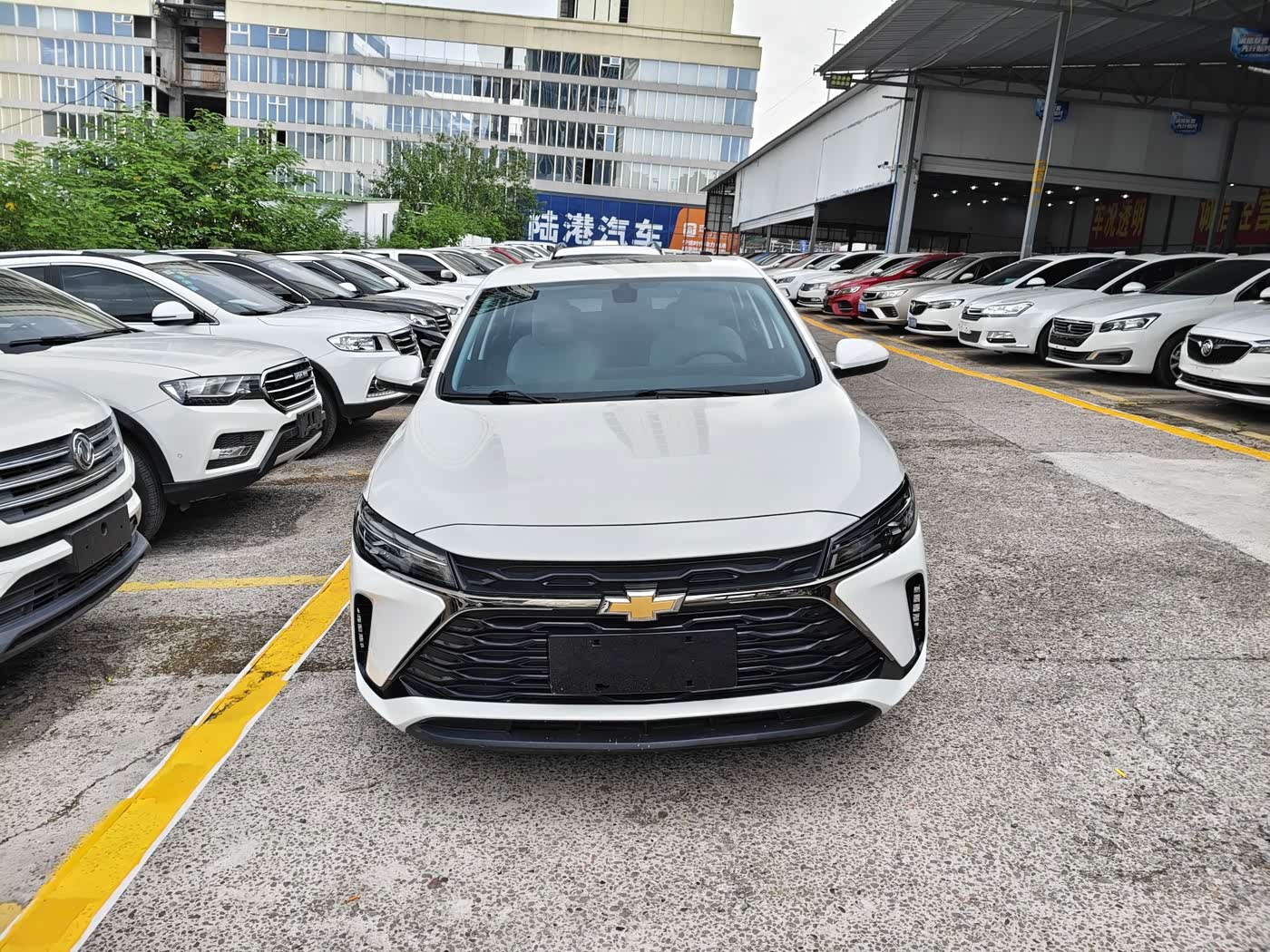 Chevrolet Monza 1.5 л 2022 г. Белый, пробег 26400 км