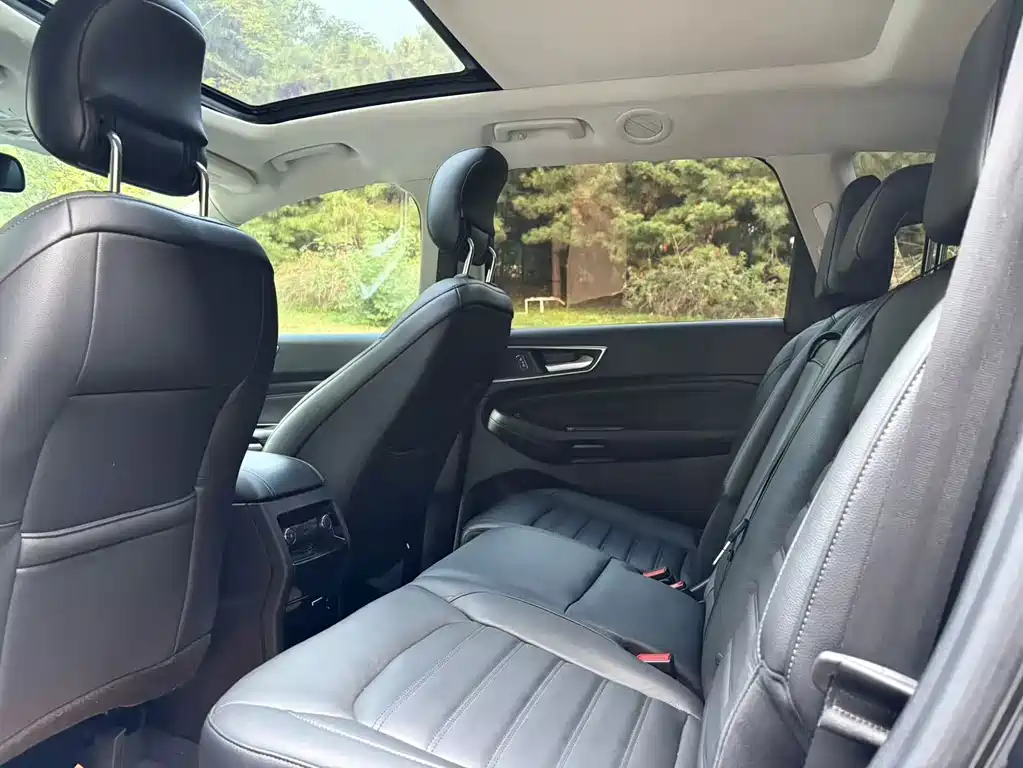Ford Edge — миниатюра 7
