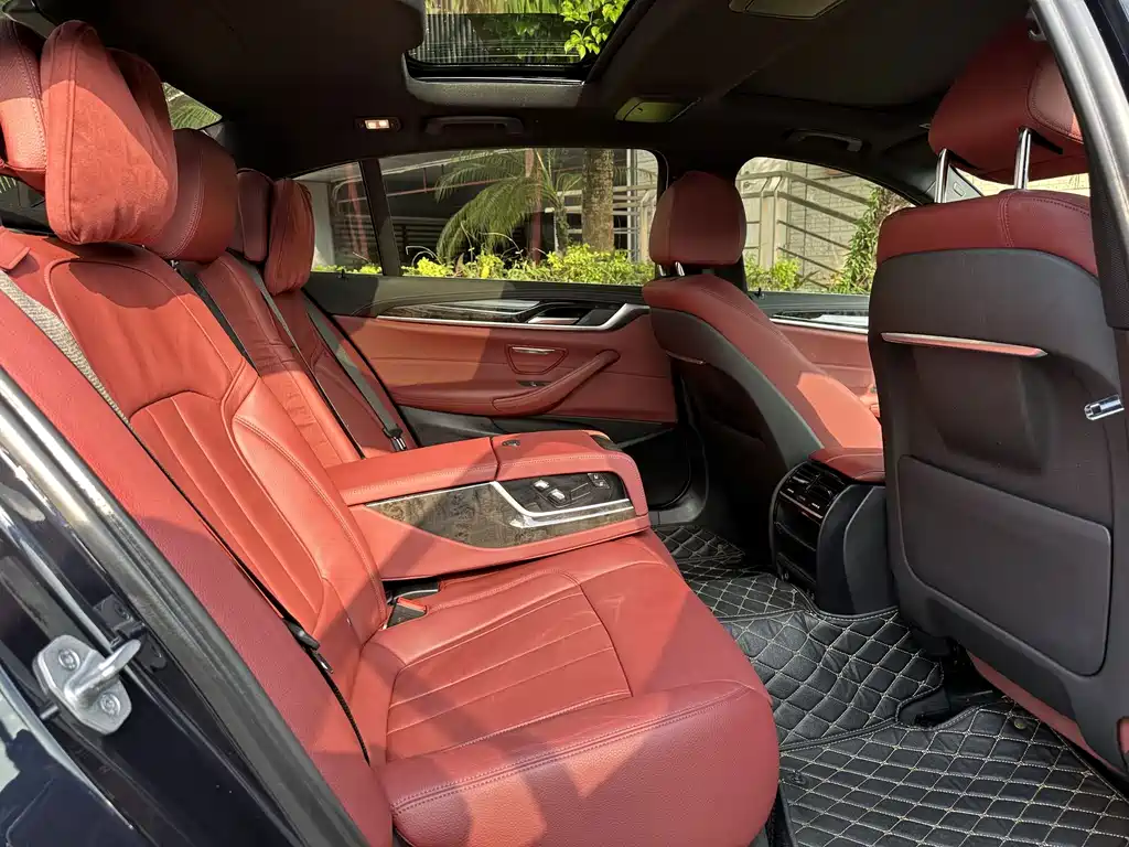 BMW 5 Series — миниатюра 15