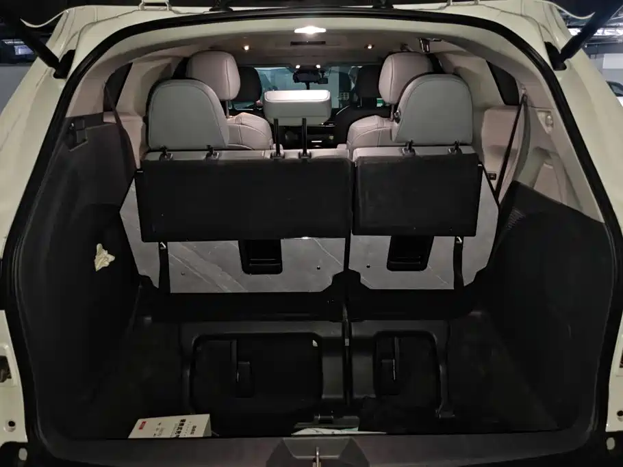 Toyota Granvia — миниатюра 4