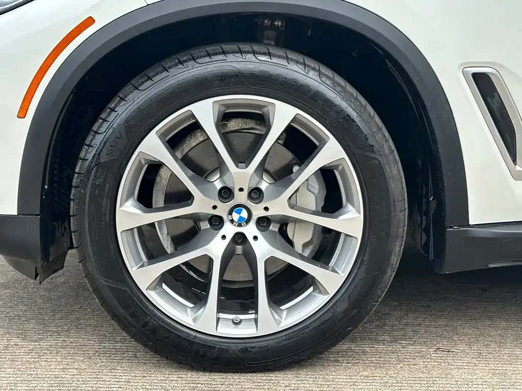 BMW X5 (Import) — миниатюра 13