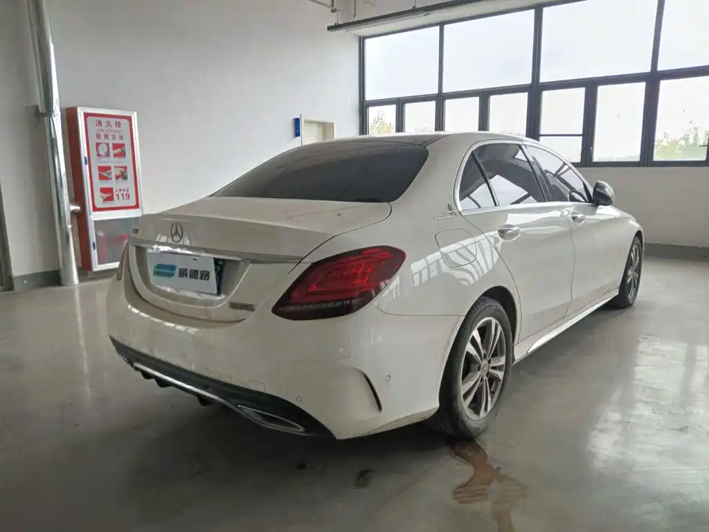 Mercedes-Benz C-Class — миниатюра 6