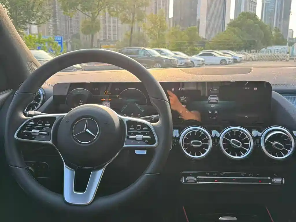Mercedes-Benz GLA — миниатюра 14