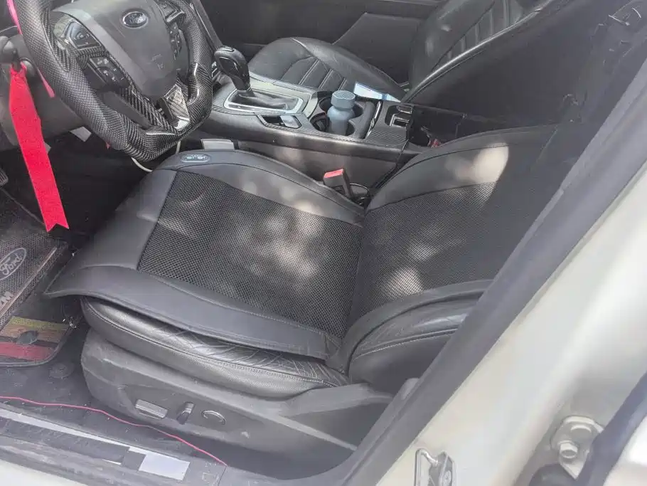 Ford Mondeo — миниатюра 9