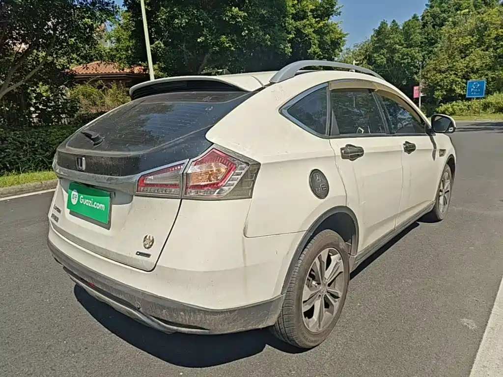 Luxgen U6 — миниатюра 7