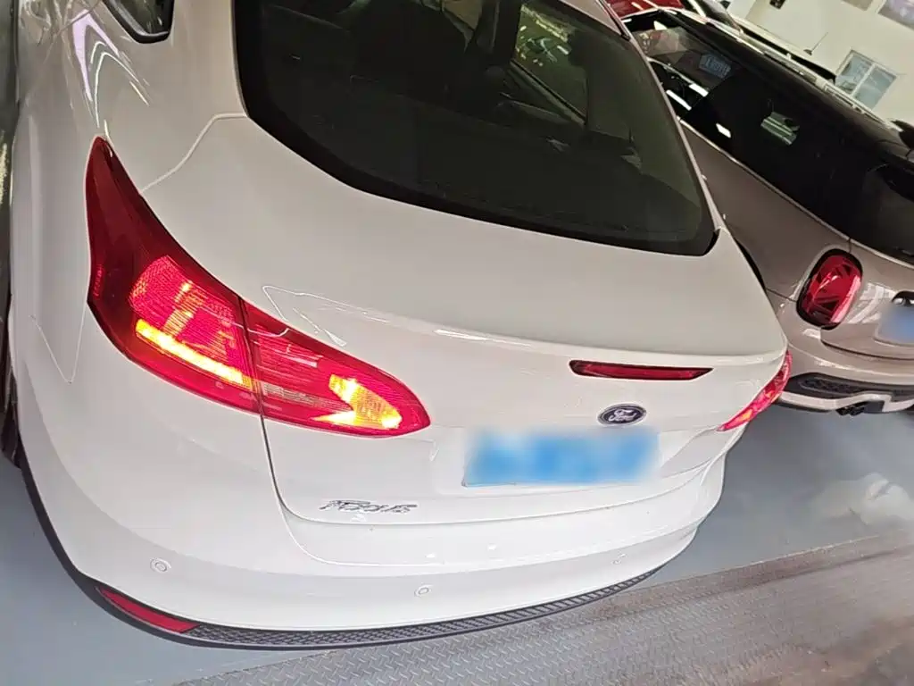 Ford Focus — миниатюра 6