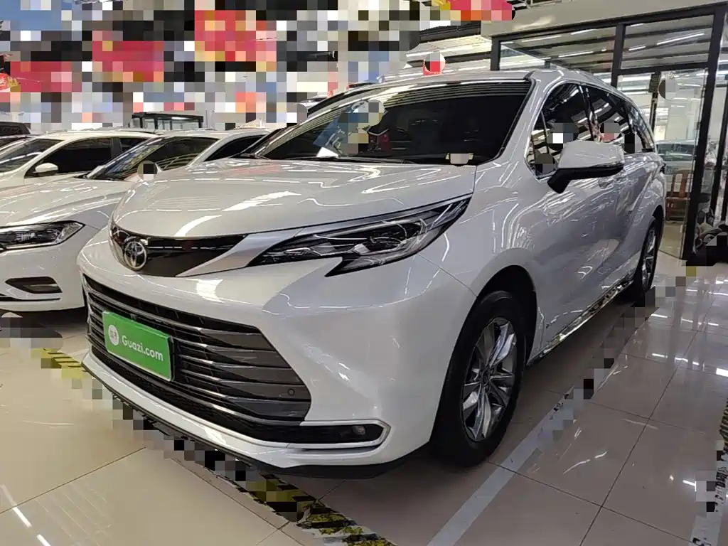 Toyota Sienna — миниатюра 2