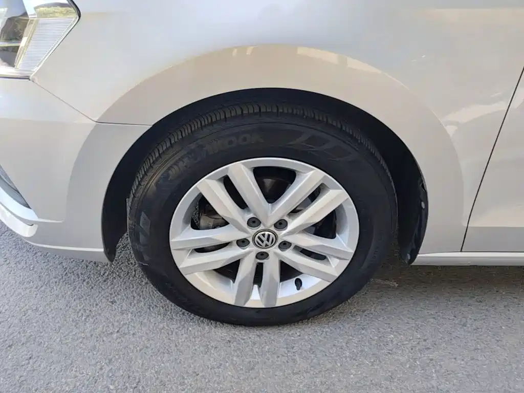 Volkswagen Jetta — миниатюра 23