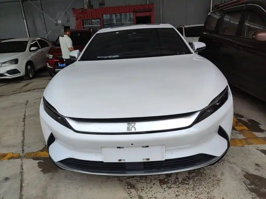 BYD Han — миниатюра 3