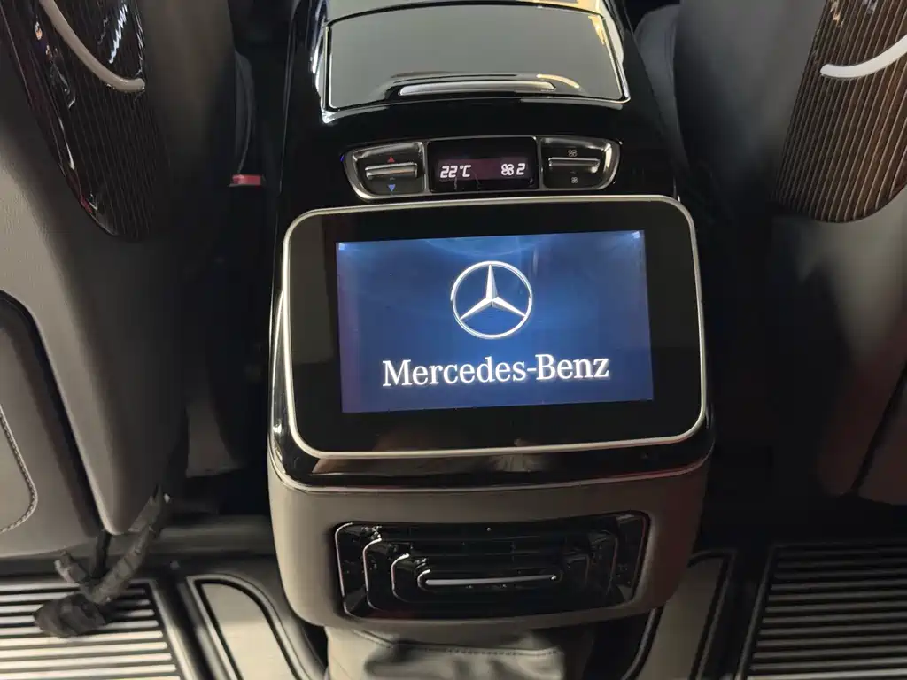 Mercedes-Benz V-Class — миниатюра 24