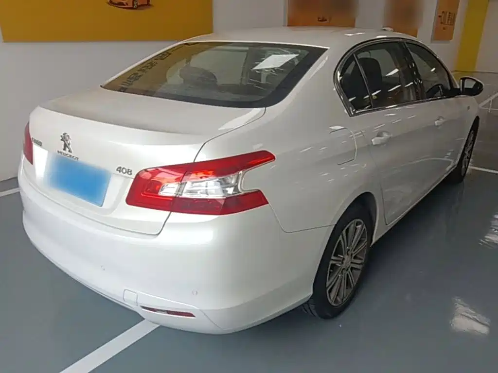 Peugeot 408 2015 1.2T AT Luxury